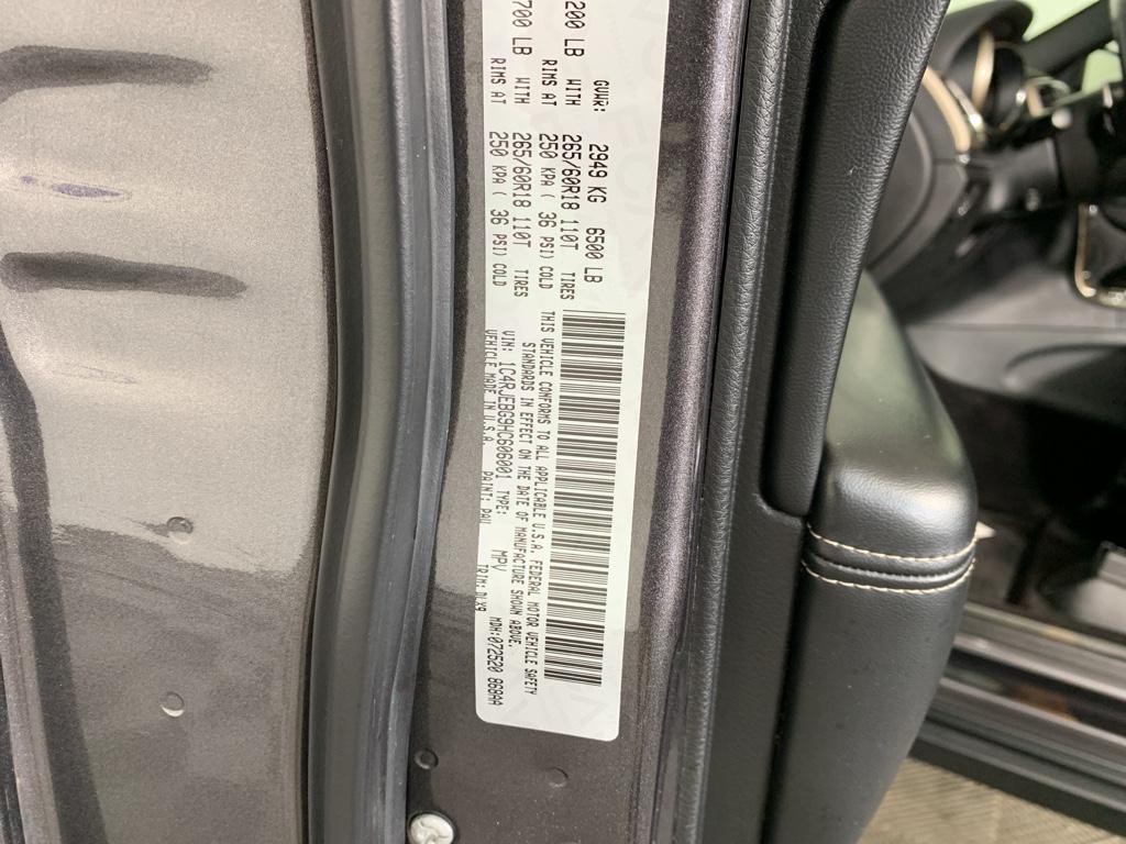 used 2017 Jeep Grand Cherokee car, priced at $13,995