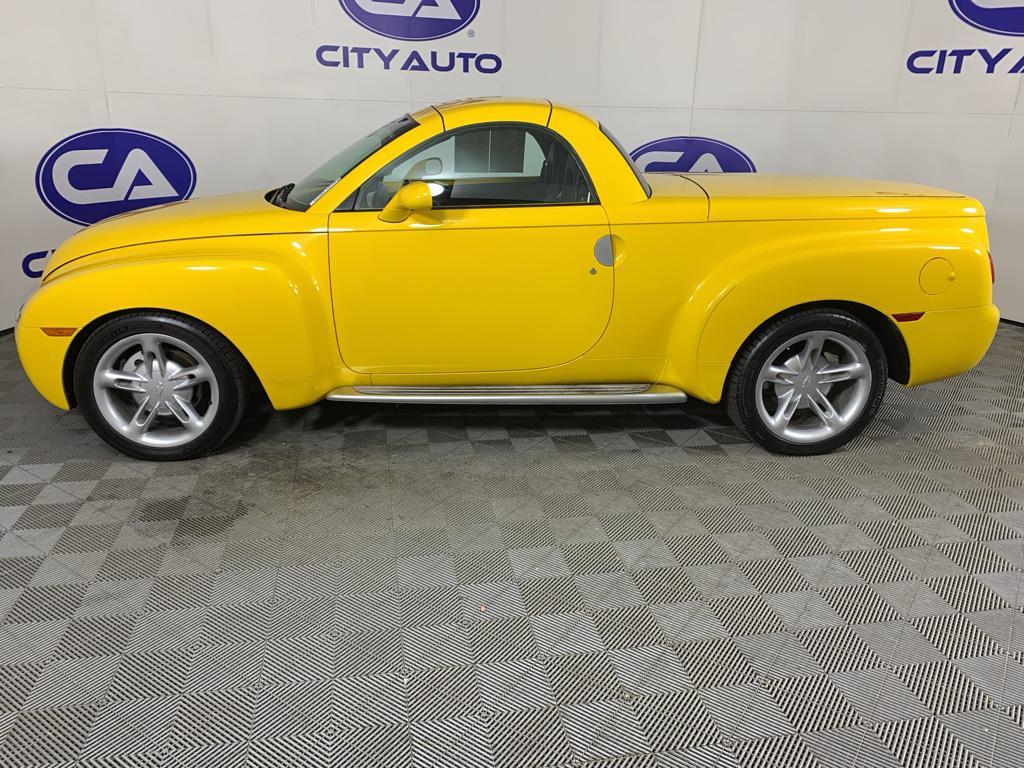 used 2004 Chevrolet SSR car, priced at $20,995