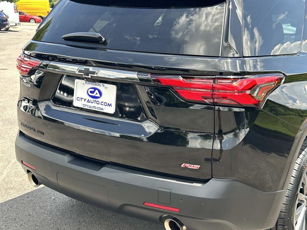 used 2022 Chevrolet Traverse car, priced at $29,314