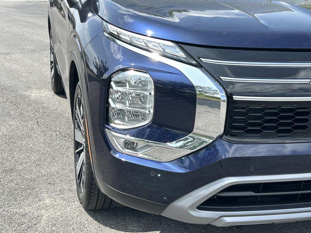 used 2025 Mitsubishi Outlander car, priced at $25,700