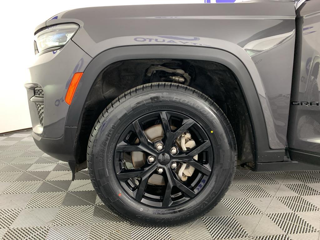 used 2024 Jeep Grand Cherokee car, priced at $29,950