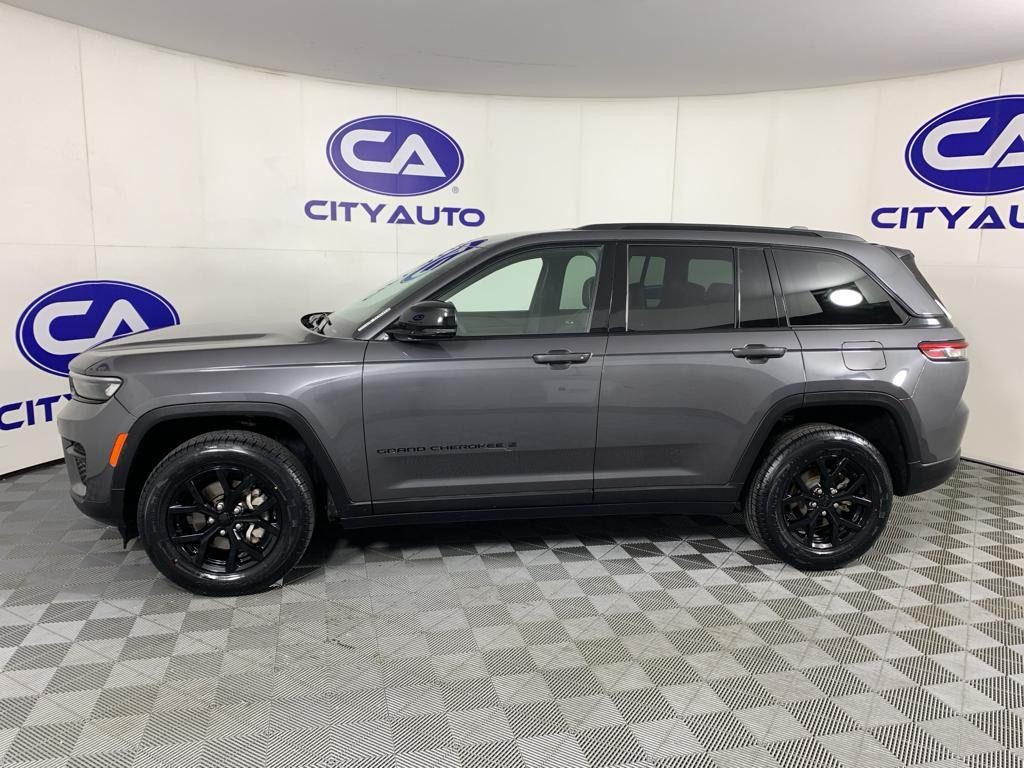 used 2024 Jeep Grand Cherokee car, priced at $29,950