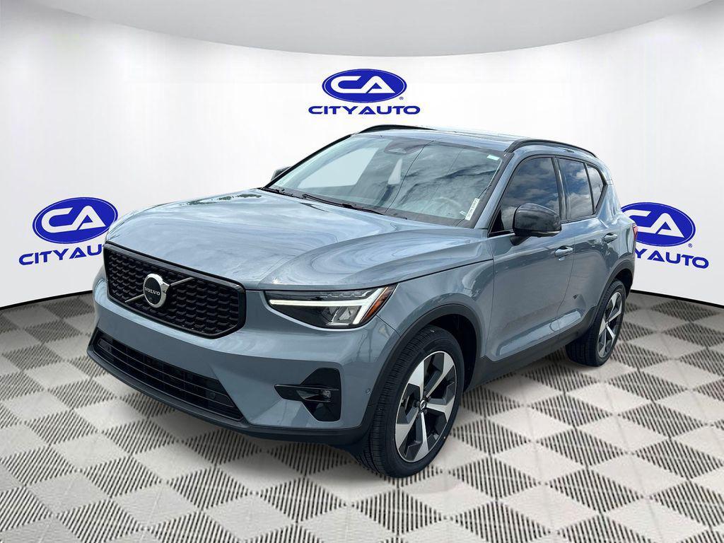 used 2023 Volvo XC40 car, priced at $25,470