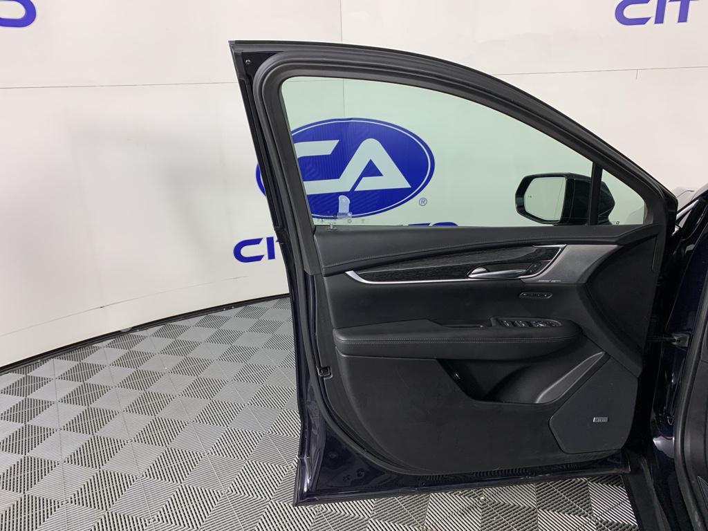 used 2021 Cadillac XT5 car, priced at $25,691