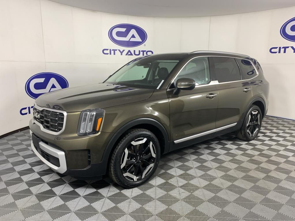 used 2025 Kia Telluride car, priced at $33,880