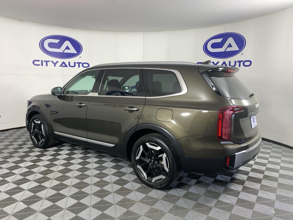 used 2025 Kia Telluride car, priced at $33,880