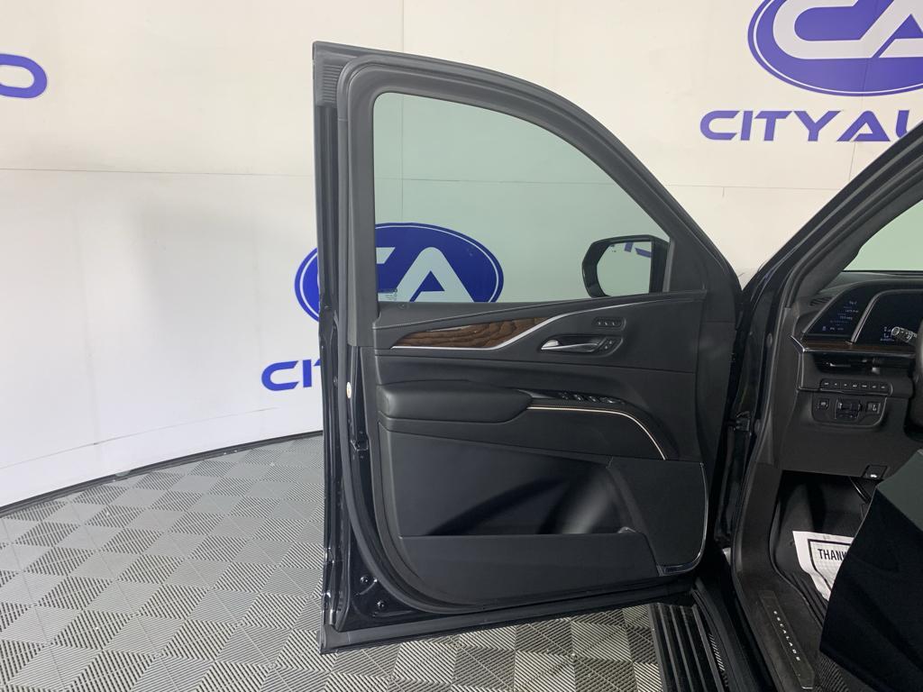 used 2021 Cadillac Escalade ESV car, priced at $69,995