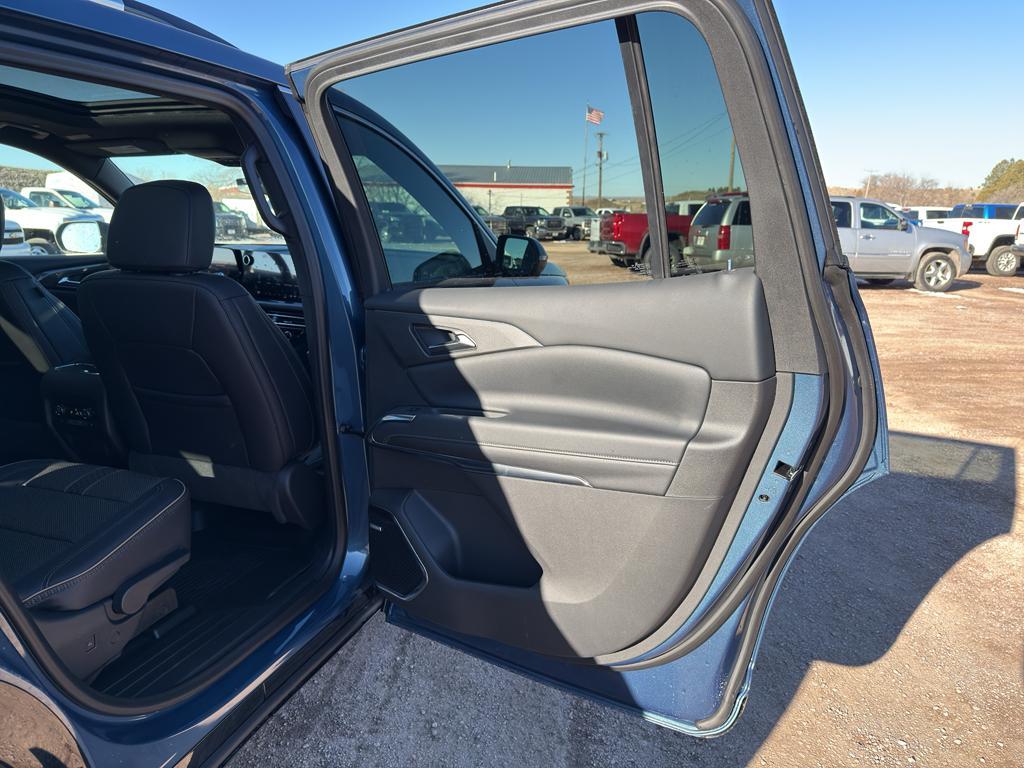 new 2026 Chevrolet Traverse car, priced at $61,615