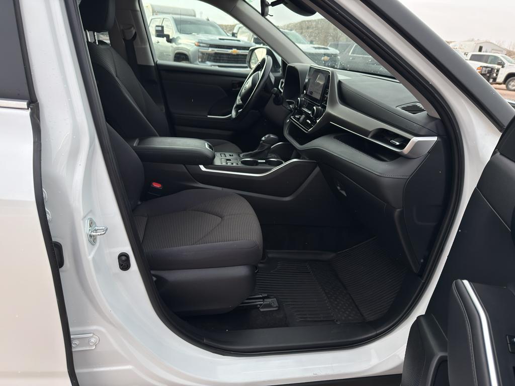 used 2024 Toyota Highlander car