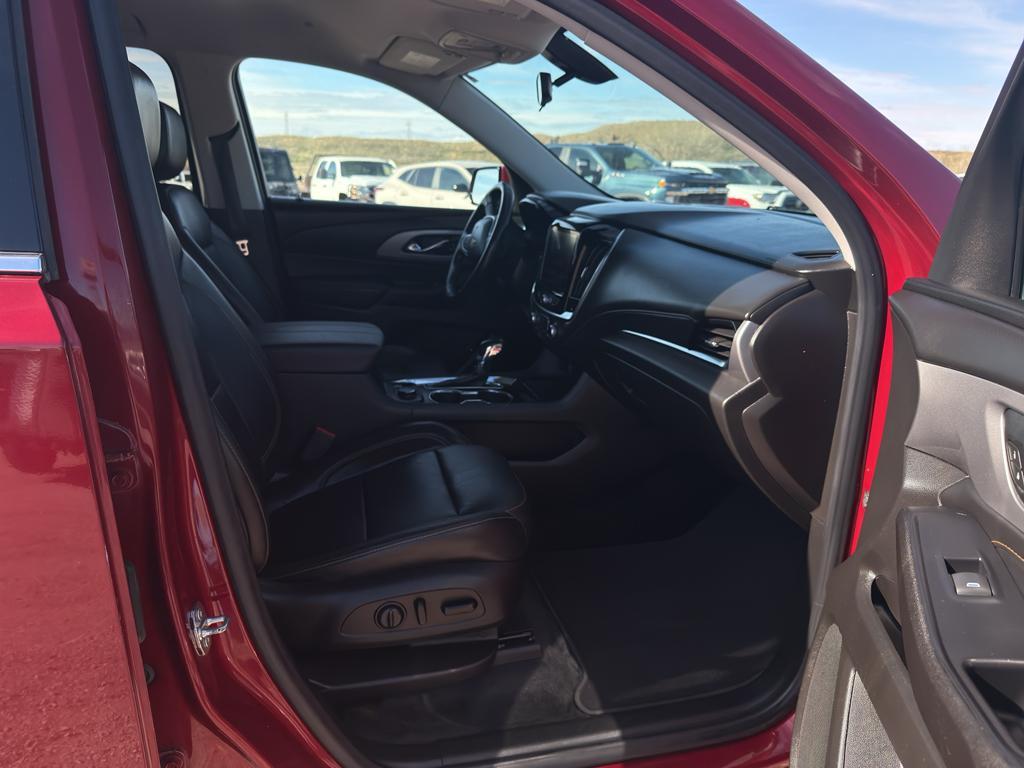 used 2021 Chevrolet Traverse car, priced at $23,970