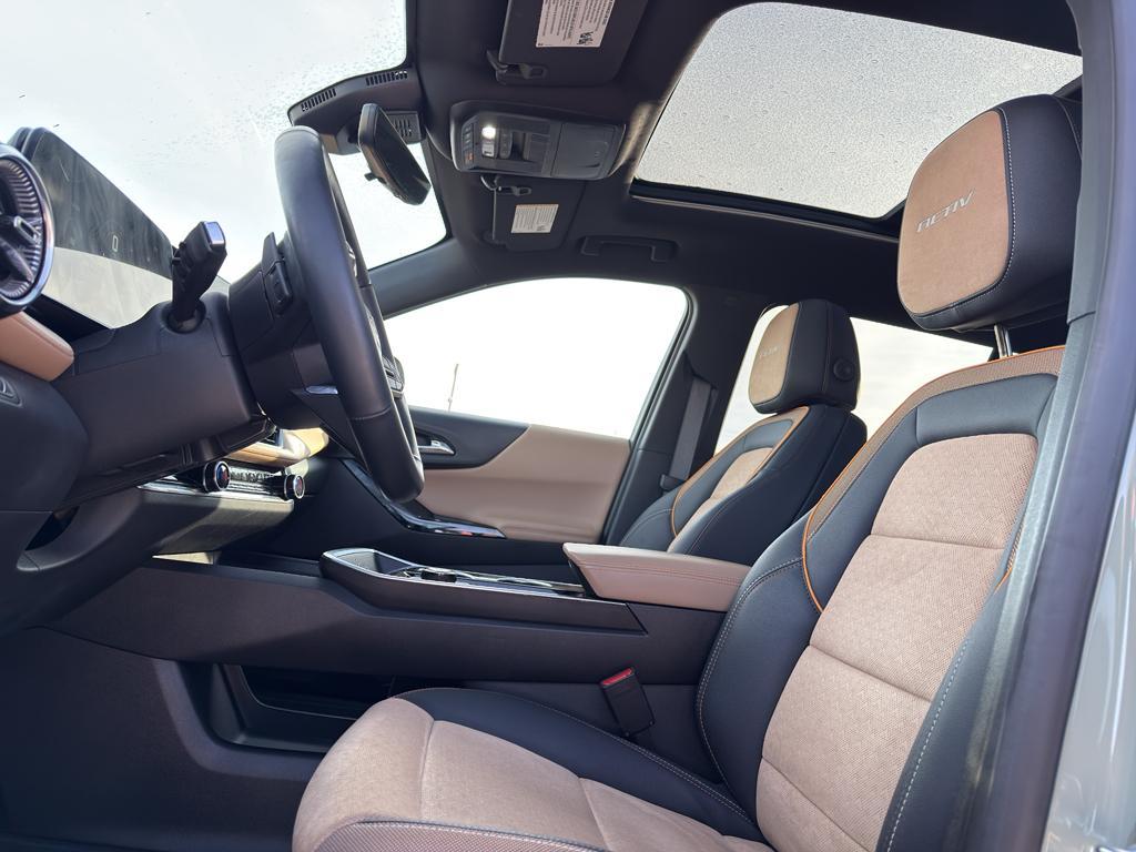 used 2025 Chevrolet Equinox car, priced at $34,970