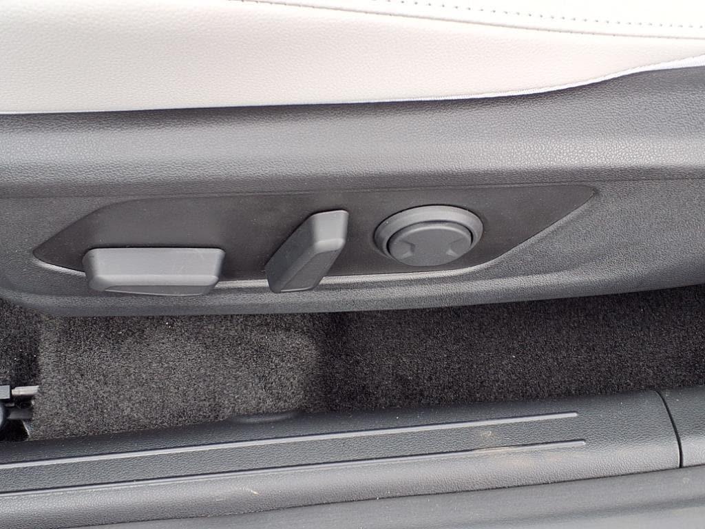 new 2025 Hyundai Elantra car, priced at $27,830