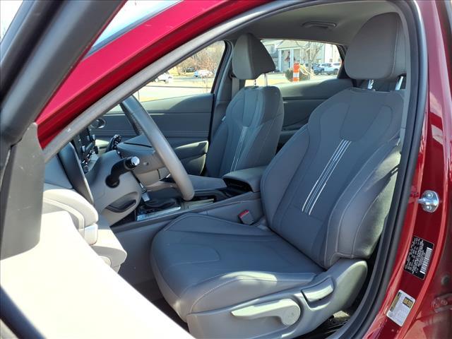 used 2025 Hyundai Elantra car
