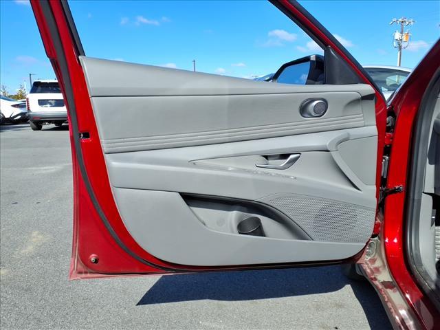 used 2025 Hyundai Elantra car