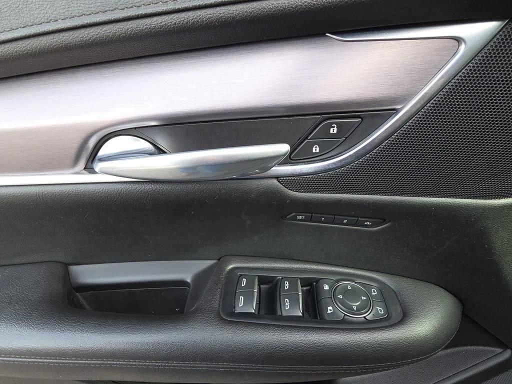 used 2018 Cadillac XT5 car, priced at $20,976