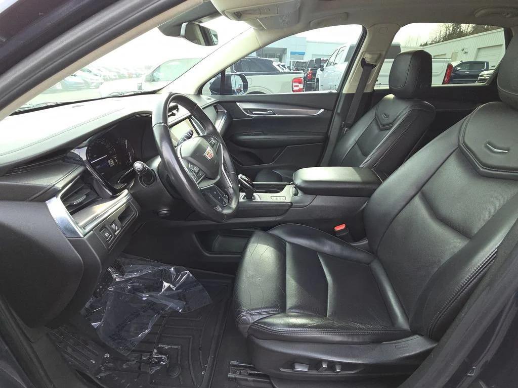 used 2018 Cadillac XT5 car, priced at $20,976