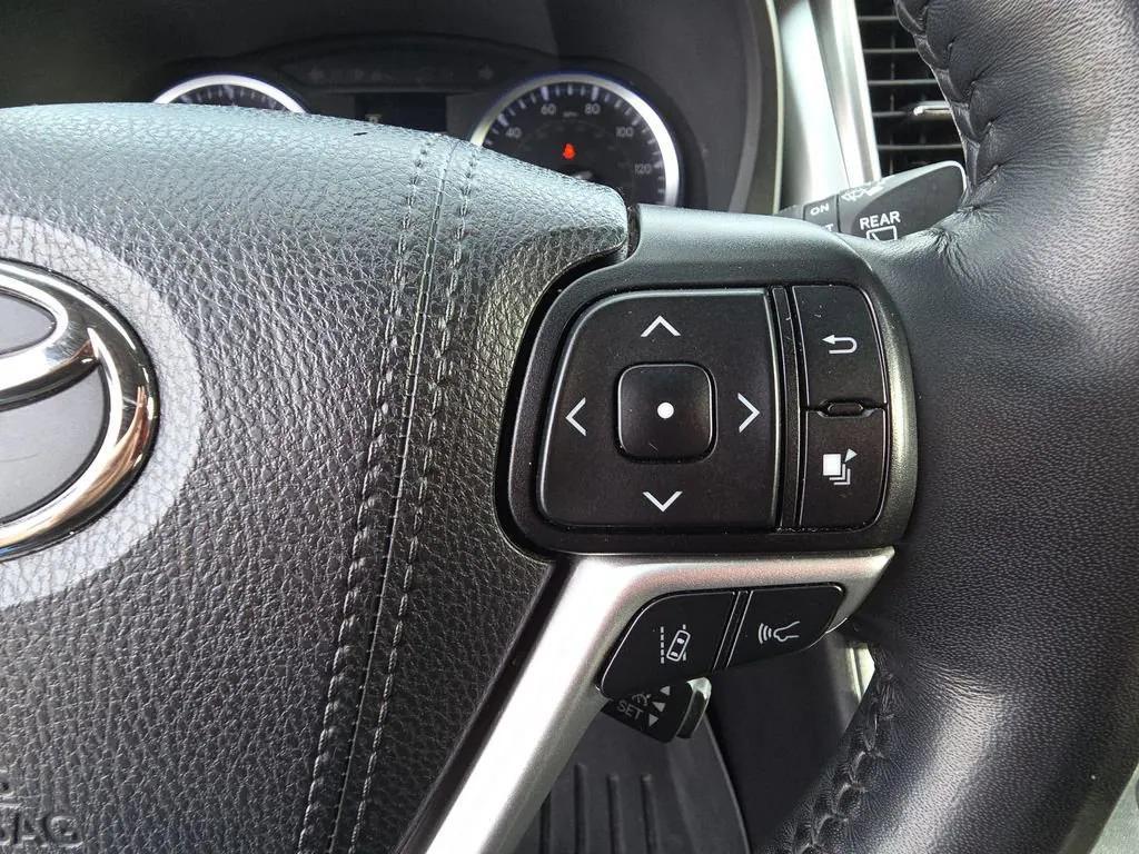 used 2019 Toyota Highlander car, priced at $27,576