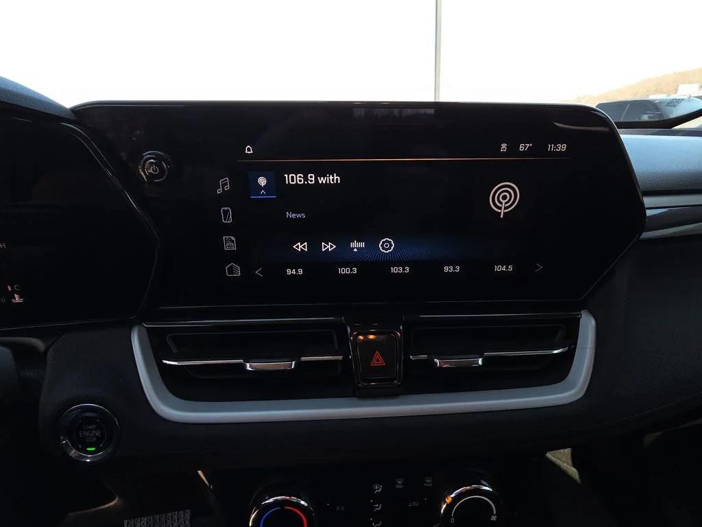 used 2024 Chevrolet TrailBlazer car, priced at $21,976