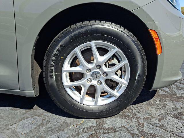 used 2023 Chrysler Pacifica car, priced at $24,360