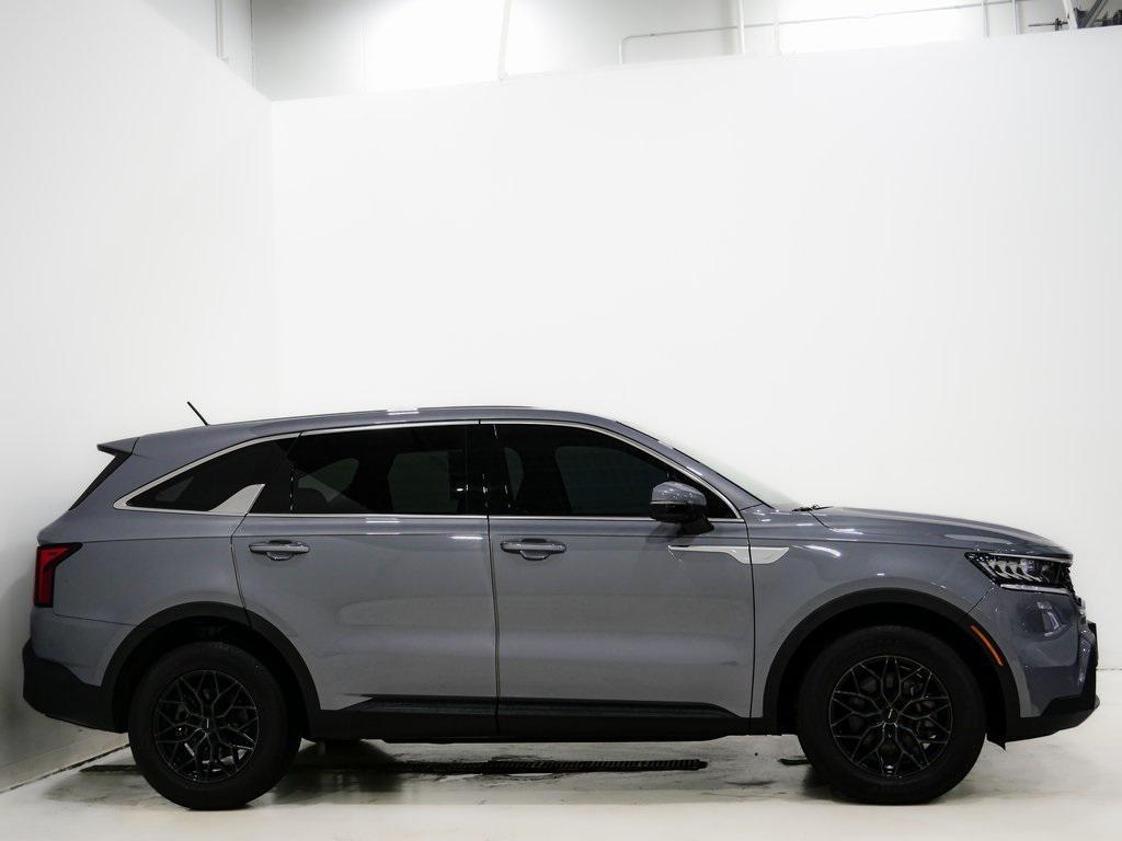 used 2023 Kia Sorento car, priced at $23,300