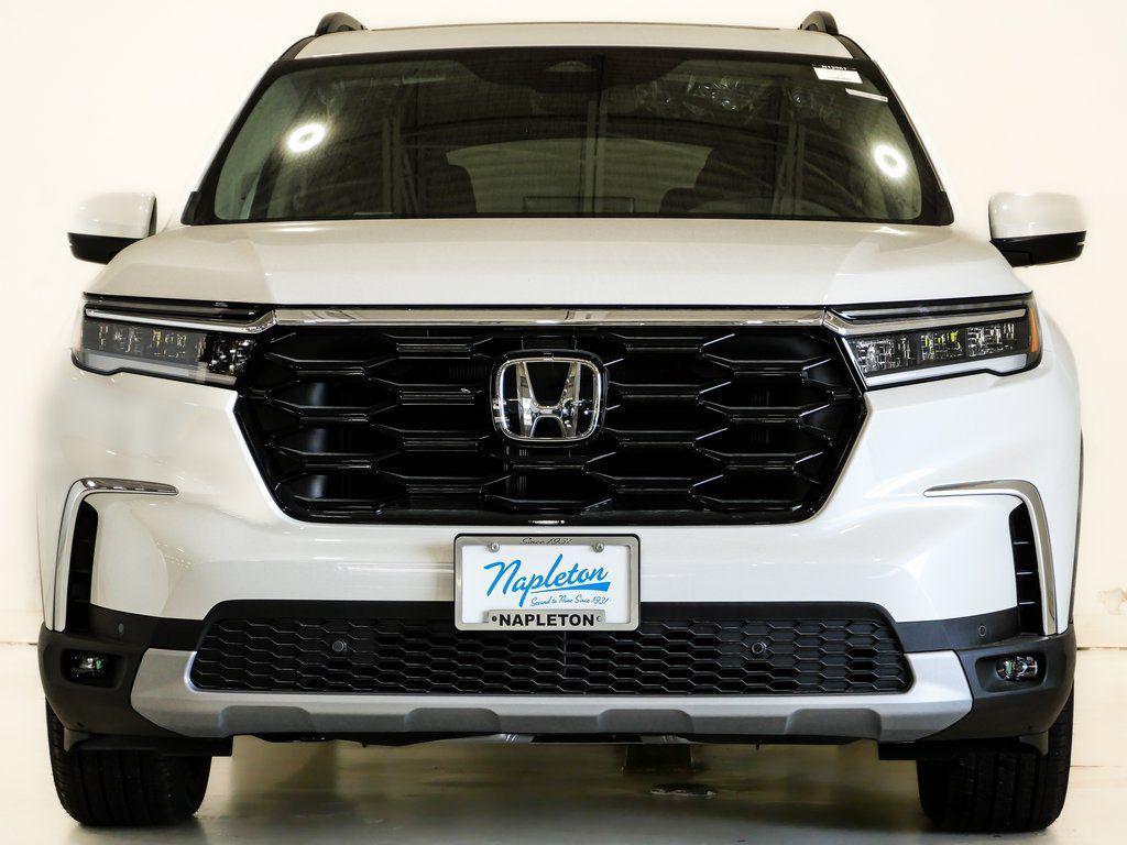 new 2025 Honda Pilot car, priced at $49,166