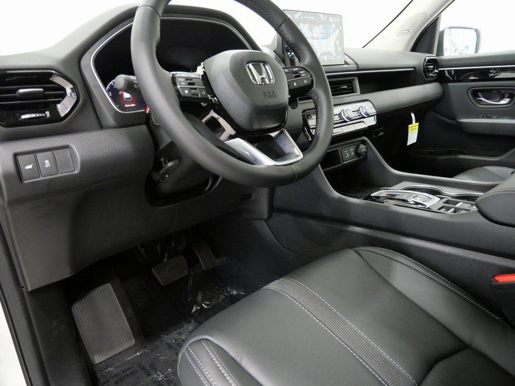new 2025 Honda Pilot car, priced at $49,166