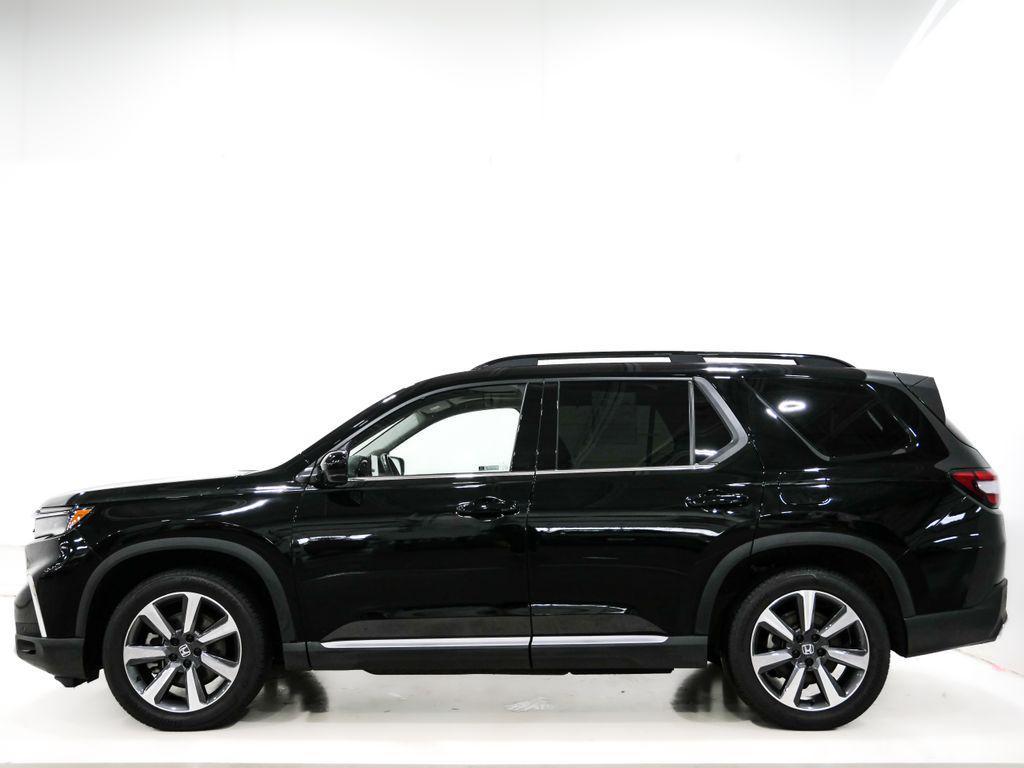 used 2025 Honda Pilot car, priced at $45,800