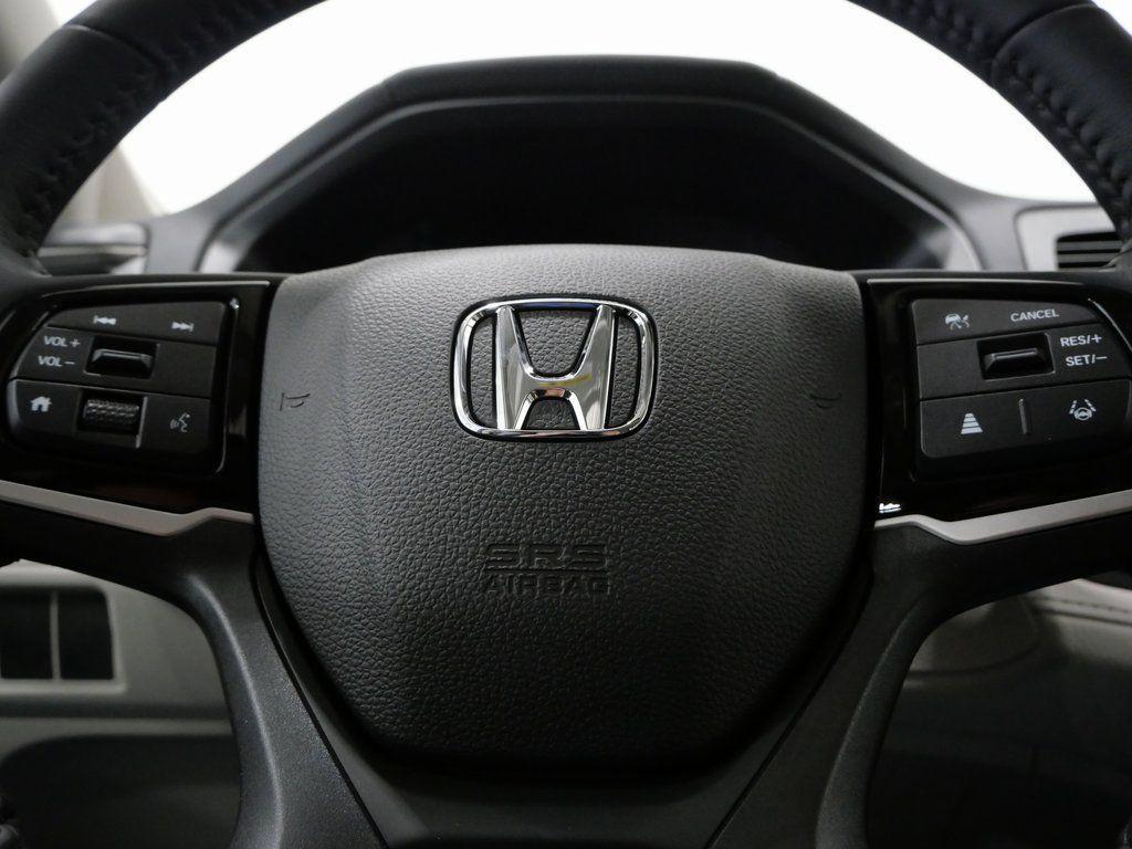 new 2026 Honda Odyssey car, priced at $41,637