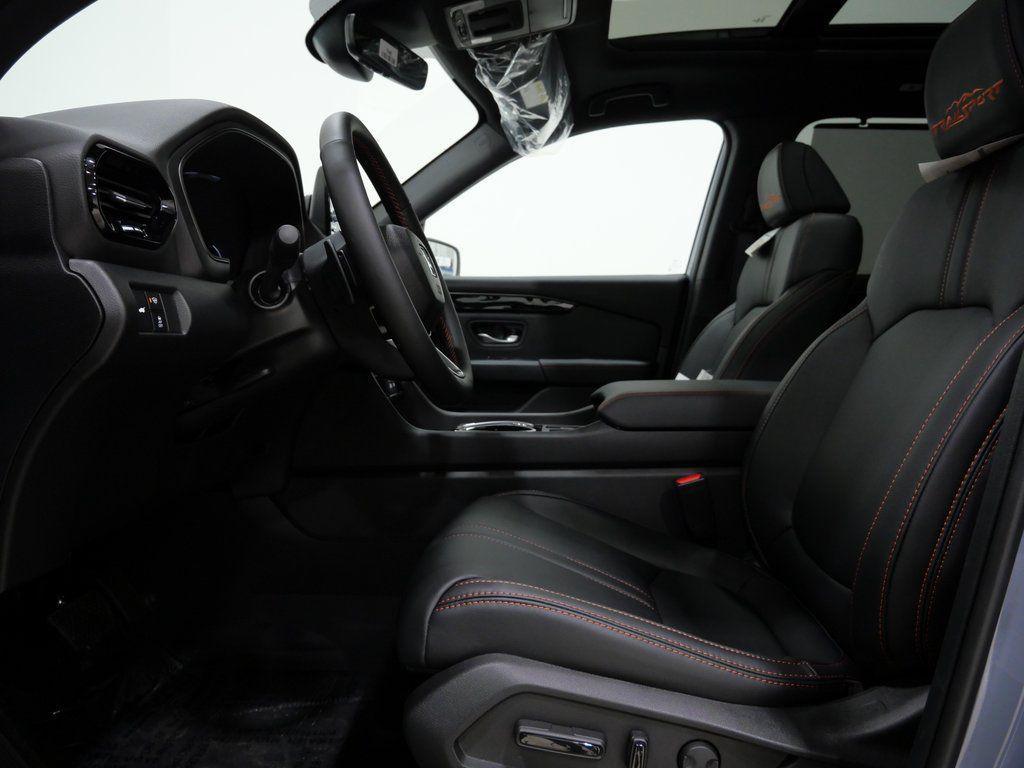 new 2025 Honda Pilot car, priced at $48,259