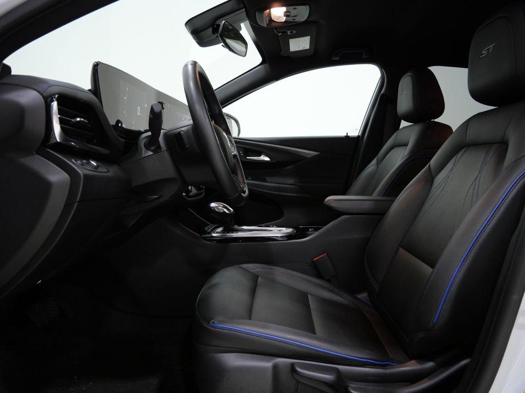 used 2025 Buick Envista car, priced at $24,400