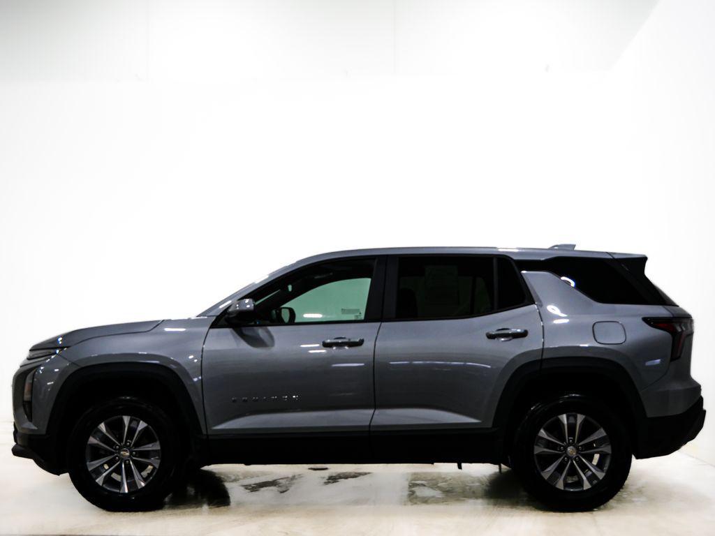 used 2025 Chevrolet Equinox car, priced at $22,900