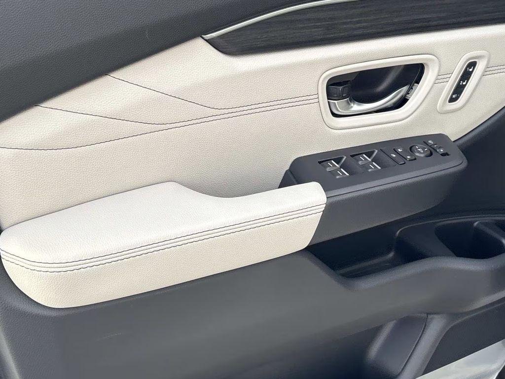 new 2026 Honda Pilot car, priced at $50,190