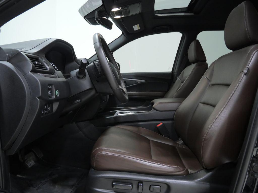 used 2025 Honda Ridgeline car, priced at $32,500