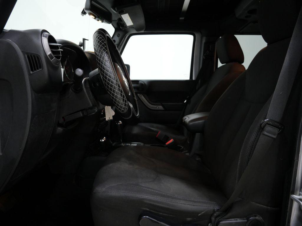 used 2015 Jeep Wrangler Unlimited car, priced at $12,900