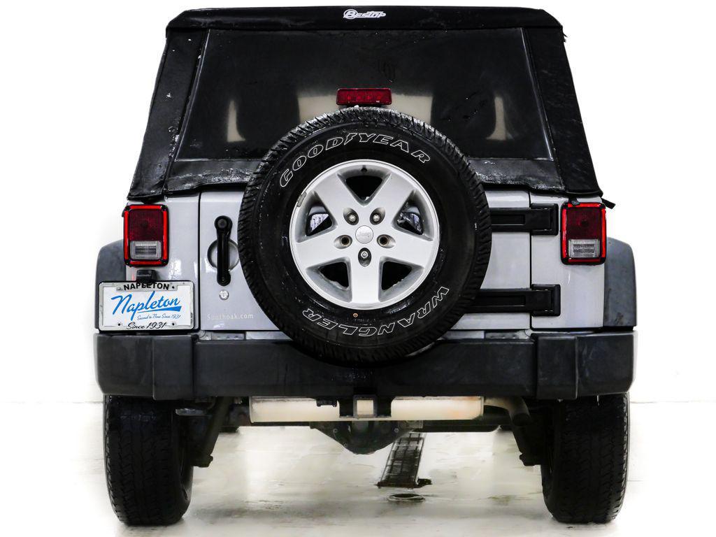 used 2015 Jeep Wrangler Unlimited car, priced at $12,900