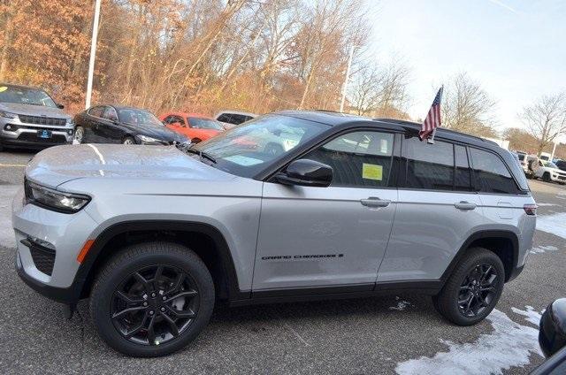 new 2025 Jeep Grand Cherokee car, priced at $53,735
