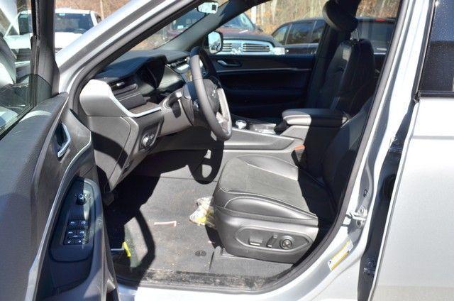 new 2026 Jeep Grand Cherokee car, priced at $48,750