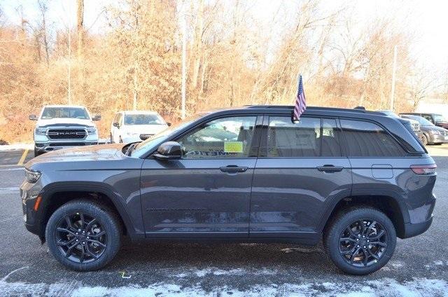 new 2025 Jeep Grand Cherokee car, priced at $54,235