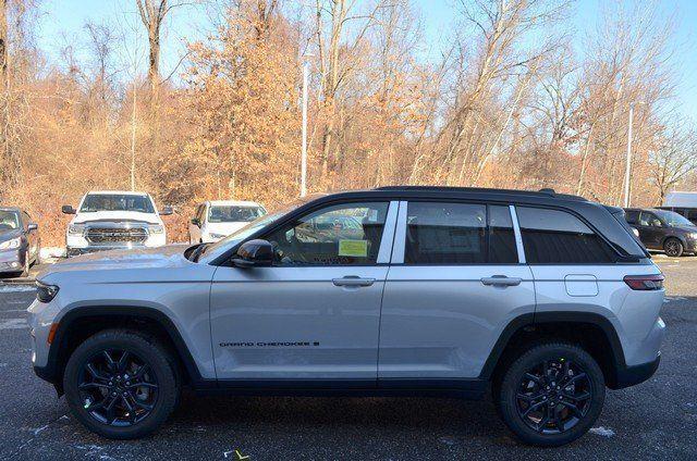 new 2025 Jeep Grand Cherokee car, priced at $54,235