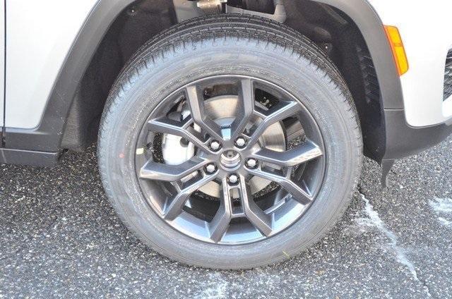 new 2025 Jeep Grand Cherokee car, priced at $54,235