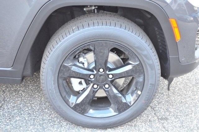 new 2025 Jeep Grand Cherokee car, priced at $55,660