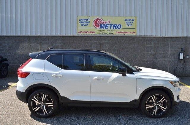 used 2022 Volvo XC40 car, priced at $26,987