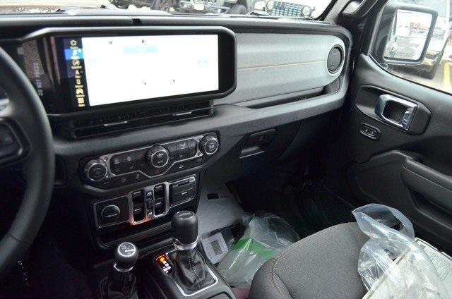 new 2026 Jeep Gladiator car, priced at $52,240