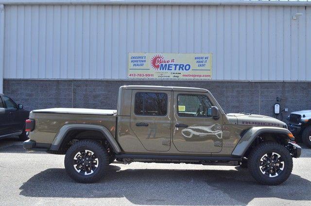 new 2026 Jeep Gladiator car, priced at $68,265