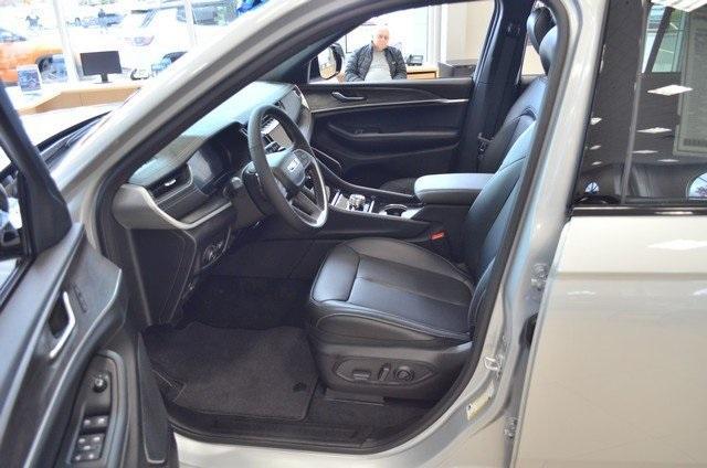 new 2025 Jeep Grand Cherokee car, priced at $54,510