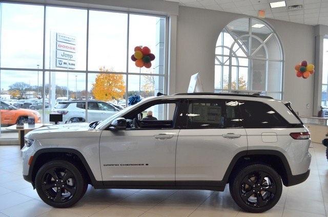 new 2025 Jeep Grand Cherokee car, priced at $54,510