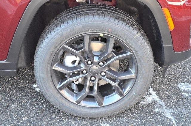 new 2025 Jeep Grand Cherokee car, priced at $53,735