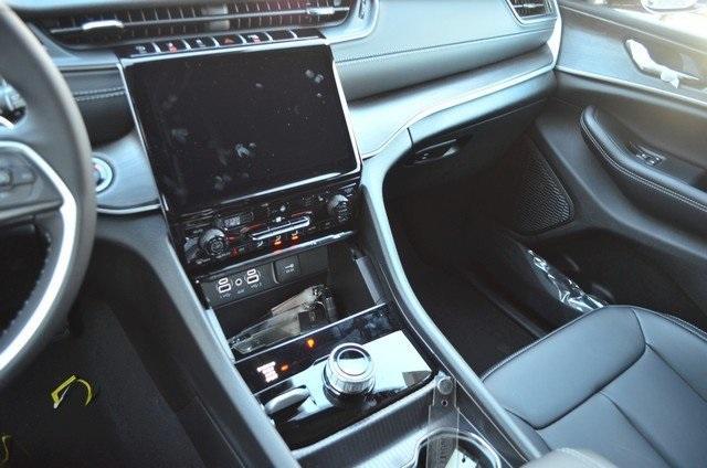 new 2025 Jeep Grand Cherokee car, priced at $53,735