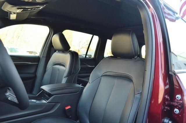 new 2025 Jeep Grand Cherokee car, priced at $53,735