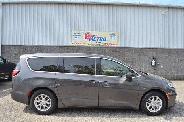 used 2023 Chrysler Pacifica car, priced at $23,987